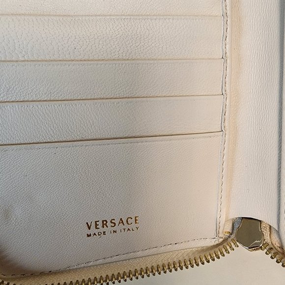 Authentic VERSACE Bi-fold La Medusa Wallet - Picture 5 of 7